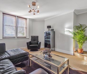 2 Bed Flat, The Warren, RG4 - Photo 3