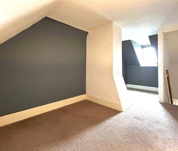 Newnham Road, Hook, Hampshire, RG27 - Photo 3