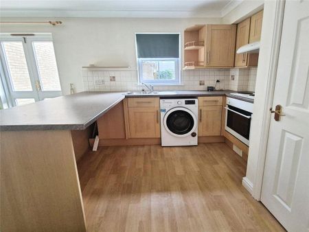 2 bedroom flat to rent - Photo 5