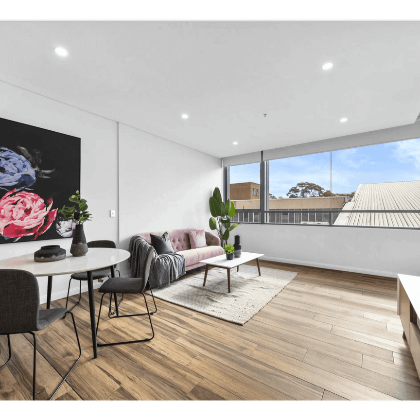 Modern Luxurious Massive High Ceiling Split Level 3 Bedroom Apartment - Photo 1