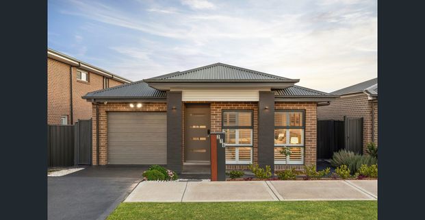 Convenient Family Living ⎸Walking distance to Box Hill Primary School - Photo 1