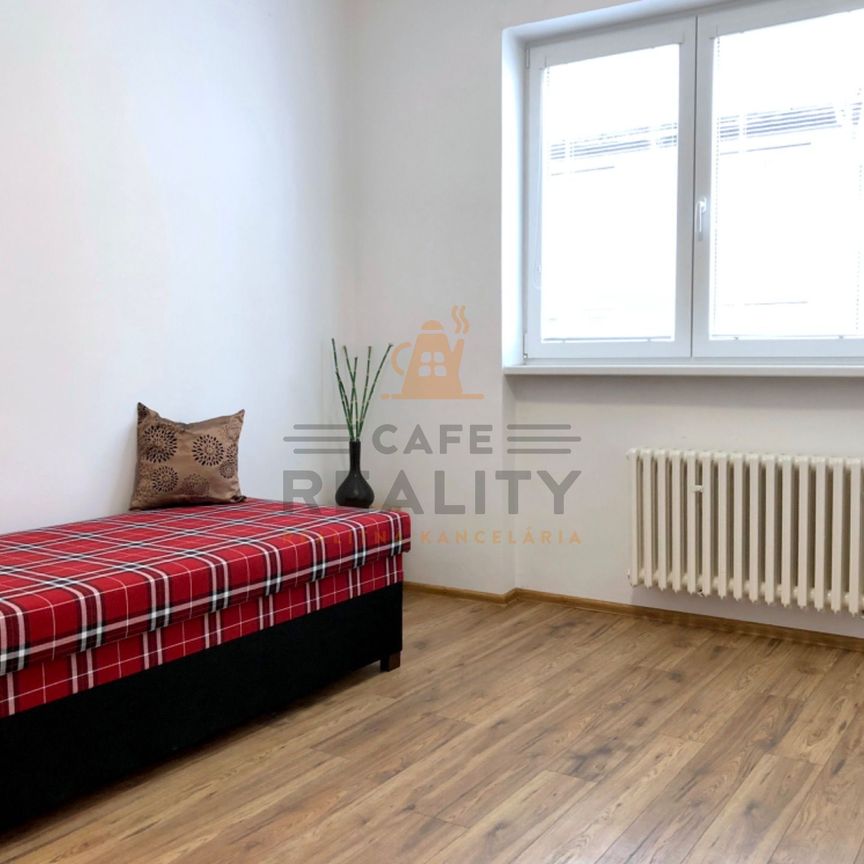 Na prenájom 3 izbový byt, 86 m2, Bratislava, Nové Mesto, Šancova ulica - Photo 1