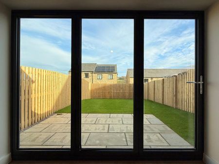 3 bedroom semi-detached house to rent - Photo 4