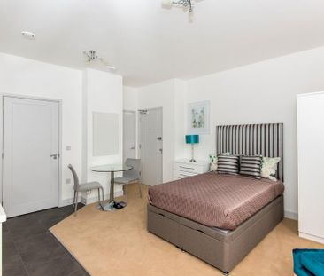Studio to rent - Photo 2