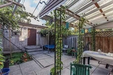 For Lease - 26 Lippincott Street Unit# 2nd&3rd, Toronto, Ontario - Photo 3