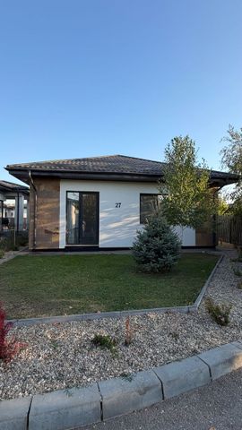 Modern 4 Room Villa for Rent in Corbeanca - Photo 3