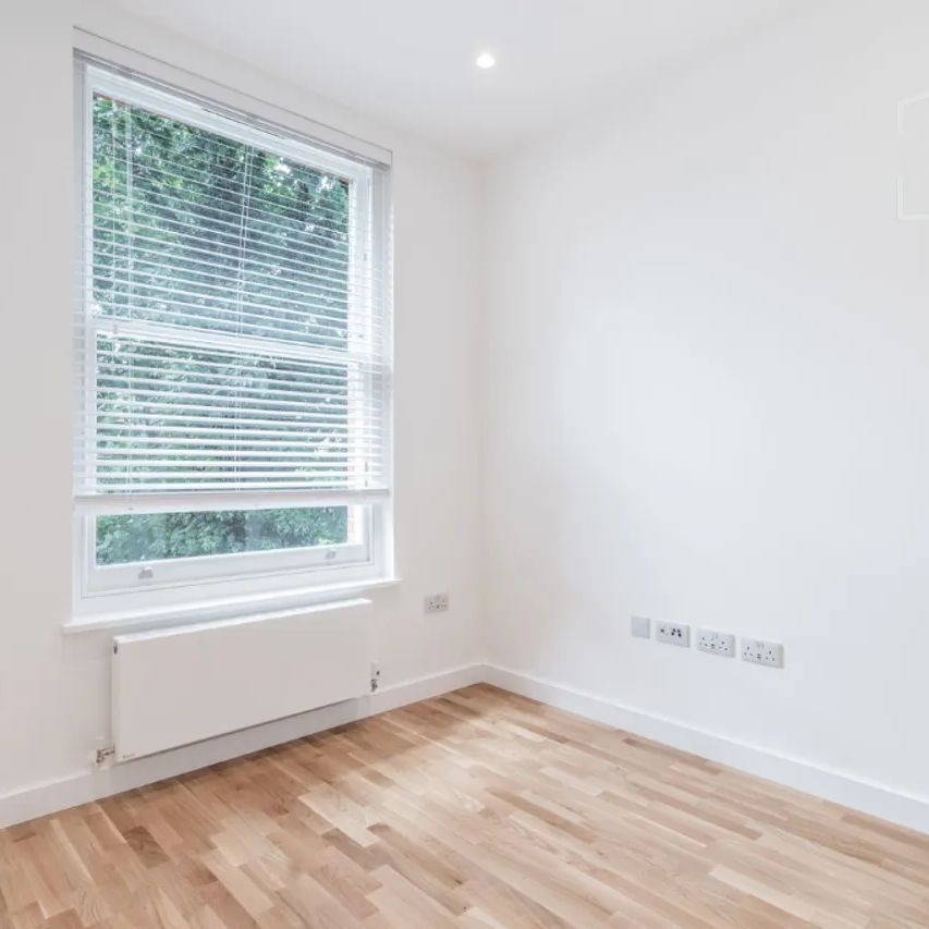 118 Fordwych Road, NW2 - Photo 1