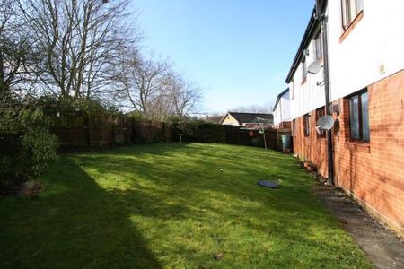 2 bedroom maisonette to rent - Photo 3