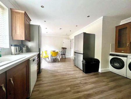 Longmoor Road, Liphook, Hampshire, GU30 - Photo 3