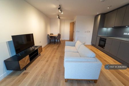 1 bedroom flat to rent - Photo 2
