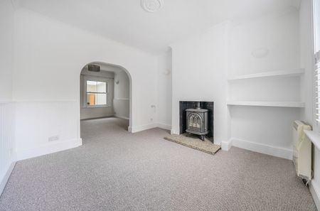 3 bedroom terraced house to rent - Photo 2
