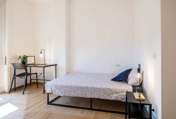 Piazza Carlo Caneva, Milan, Lombardy 20154