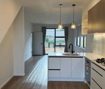 Near New Family Home in Hobsonville with Seaview - Photo 2