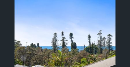 Elevated Coastal Living with Seamless Indoor Outdoor Flow - Photo 5