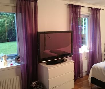 Hässelby strandväg - Photo 2