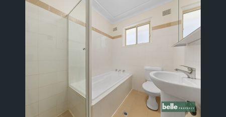 Bright & Spacious 2-Bedroom Unit in Prime Ashfield Location - Photo 5