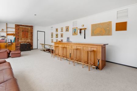 28 Clendon Close , - Photo 2