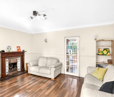 3 bedroom flat to rent - Photo 1
