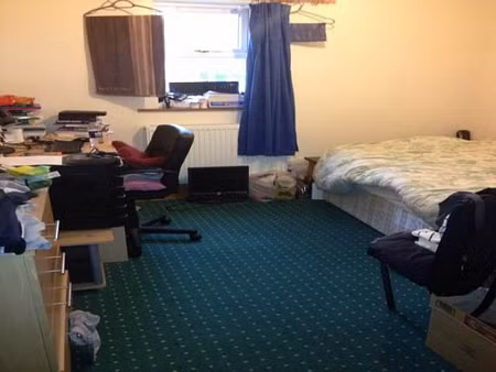 4 Bed - Spenceley Street, , - Photo 4