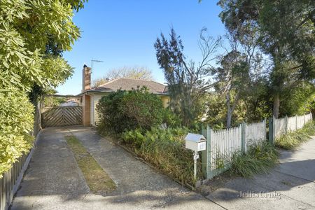 12 Keerok Avenue, Seaford - Photo 2
