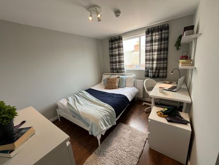 7 Bed Terraced House, Ramilies Road, L18 - Photo 5