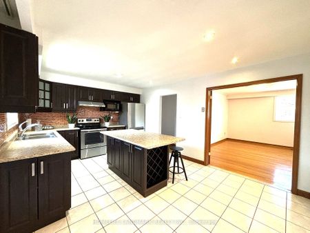 Detached Home For Lease | E8137028 - Photo 3