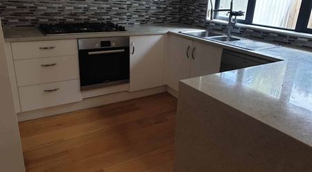 EXECUTIVE FAMILY HOME IN RANUI - Photo 5