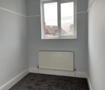 2 Bedroom Flat - Photo 3