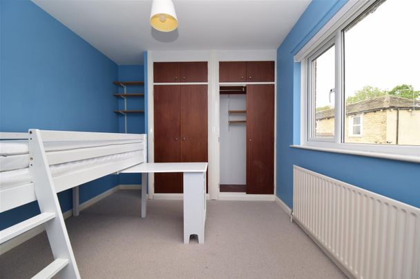 Manor Road, Ossett - Photo 1