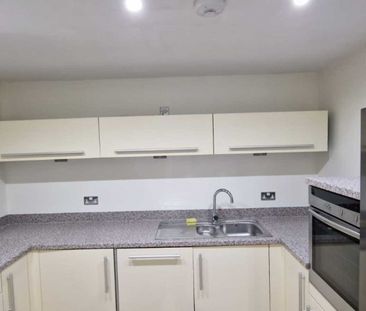 Price £1,350 pcm - Available 09/04/2026 - Furnished - Photo 5