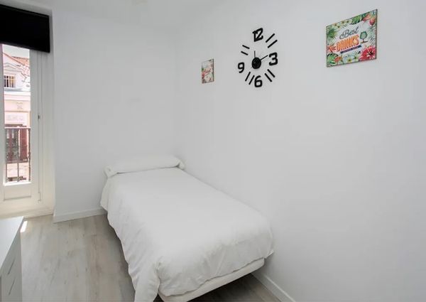 Calle del Arenal, Madrid, Community of Madrid 28013