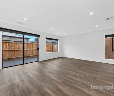 BRAND NEW COSY FAMILY HOME IN HEART OF ROCKBANK - Photo 1