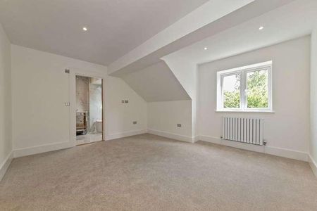 Beacons Field, Cheddington, LU7 - Photo 2