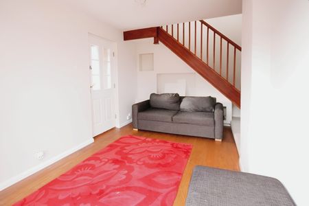 1 bedroom semi-detached house to rent - Photo 3