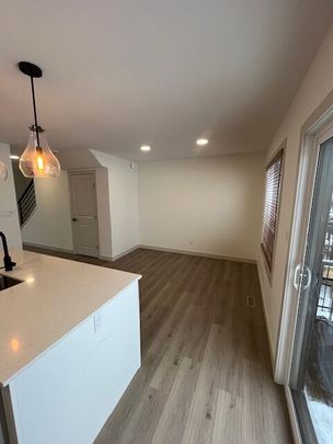 Sylvan Lake 3 Bedroom Newer Townhome – Available Immediately - Photo 1