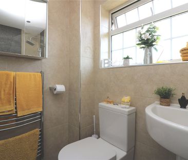 Aylesbeare, Shoeburyness, Southend-on-Sea, Essex, SS3 8AE - Photo 4