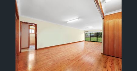 Air-Conditioned Four-Bedroom Family Home with Gas Cook-Top and Two Bathrooms! - Photo 3