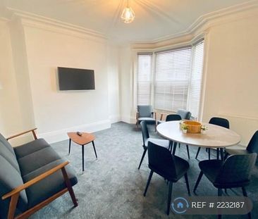 1 bedroom in a flat share to rent - Photo 1