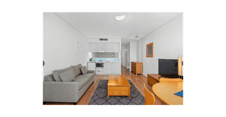 Stylish 1 Bedroom Apartment with Parking in the Heart of Sydney CBD - Photo 4