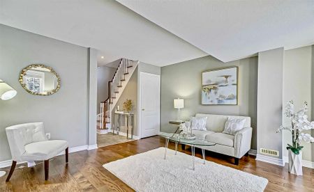 For Lease - 38 Burgon Place, Aurora, Ontario - Photo 2