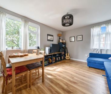 2 bedroom flat to rent - Photo 4