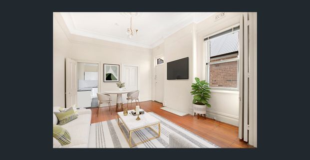 Semi-detached House - Photo 1