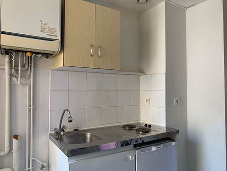 RUE DE LONGVIC – T2 – 37 m² - Photo 3