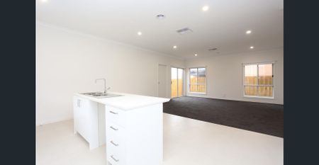 13 Hessel Avenue, Doreen, Vic 3754 - Photo 3