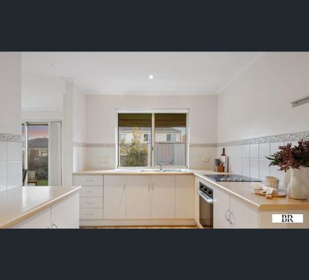10 Cutlass Walk, Seaford Rise, SA 5169 - Photo 2