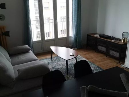 Location Appartement 4 pièces 77 m2 à Pau - Photo 3