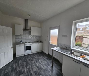 3 bedroom terraced house to rent - Photo 4