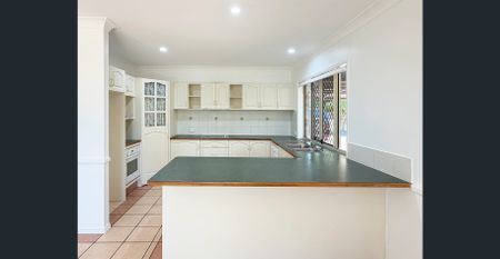 Immaculate Family Home in Meadowbrook - Photo 4