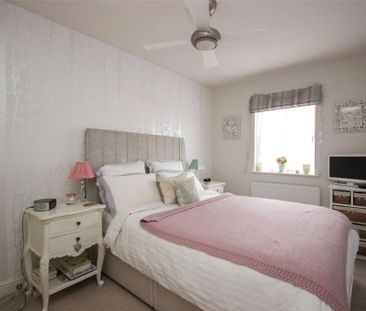 3 bedroom semi-detached house to rent - Photo 6