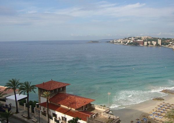 Unfurnished three bedroom sea view apartment for rent in Cala
